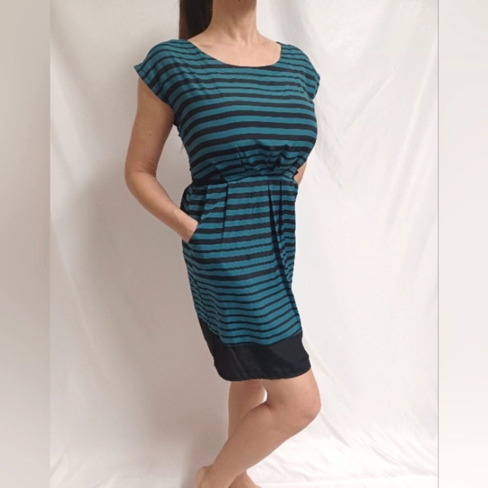 Bebop dress, teal and black, soft silky lightweight, size M, waist tie, pockets,